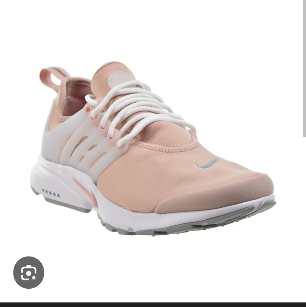 Like New. Nike Women's Pink and White Sneakers